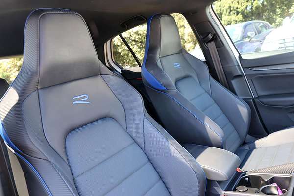 2023 Volkswagen Golf R 8