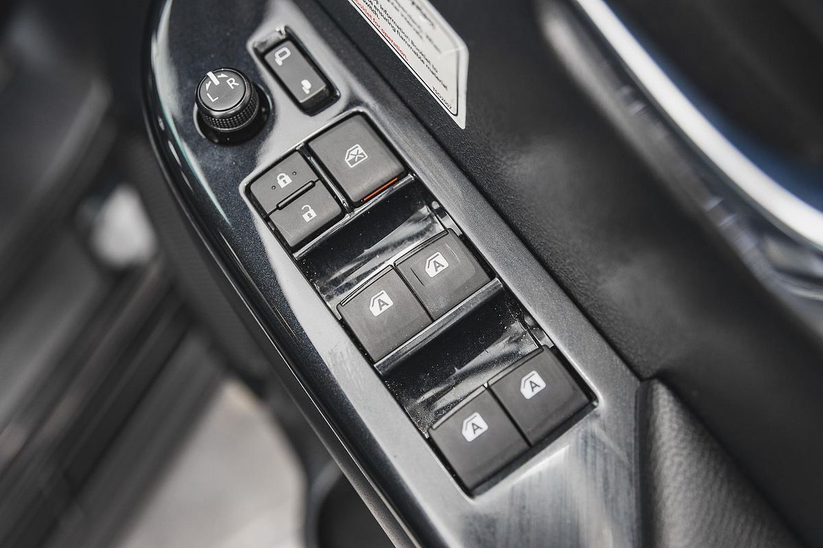 2020 Toyota Hilux SR5 GUN126R 4X4