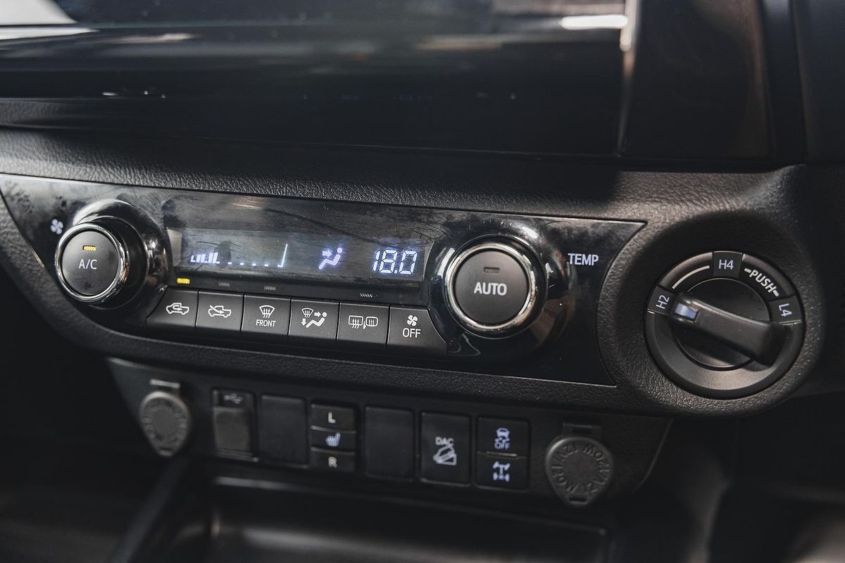 2020 Toyota Hilux SR5 GUN126R 4X4
