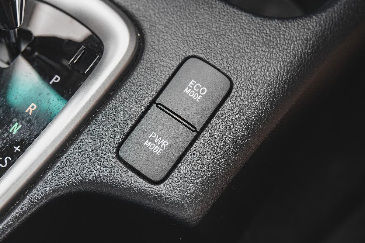 2020 Toyota Hilux SR5 GUN126R 4X4