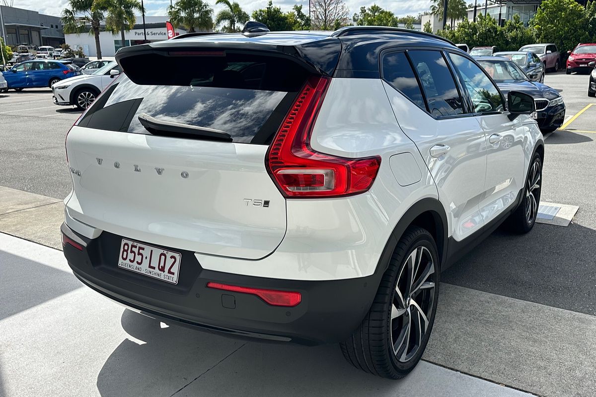 2021 Volvo XC40 T5 R-Design
