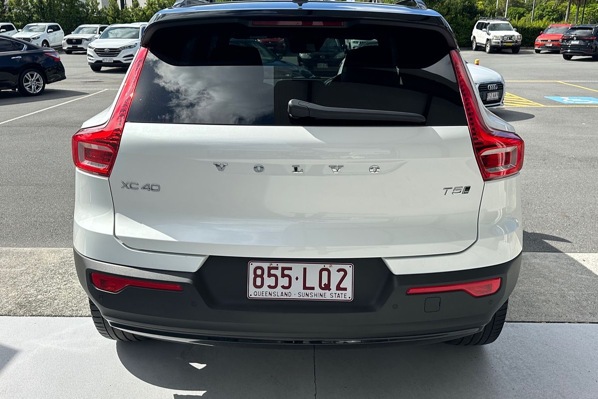 2021 Volvo XC40 T5 R-Design