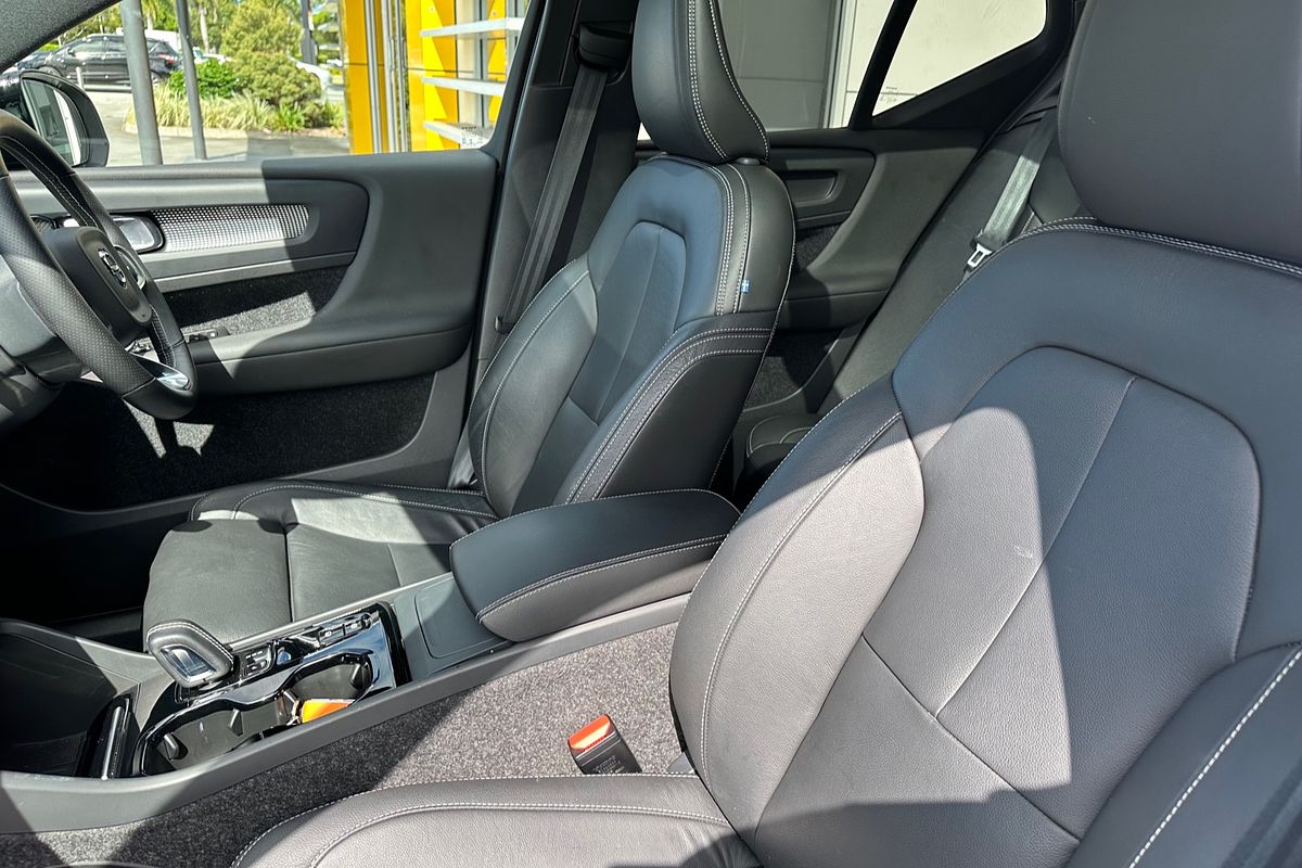 2021 Volvo XC40 T5 R-Design