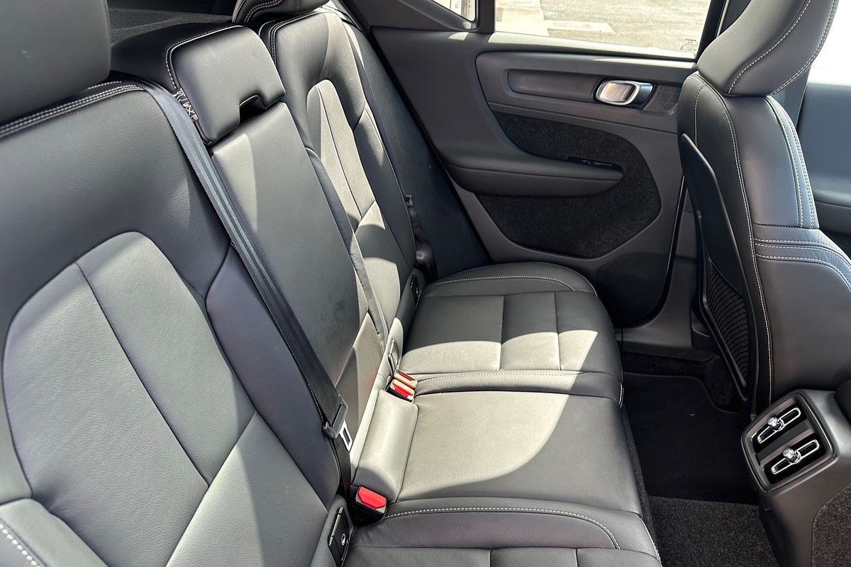 2021 Volvo XC40 T5 R-Design