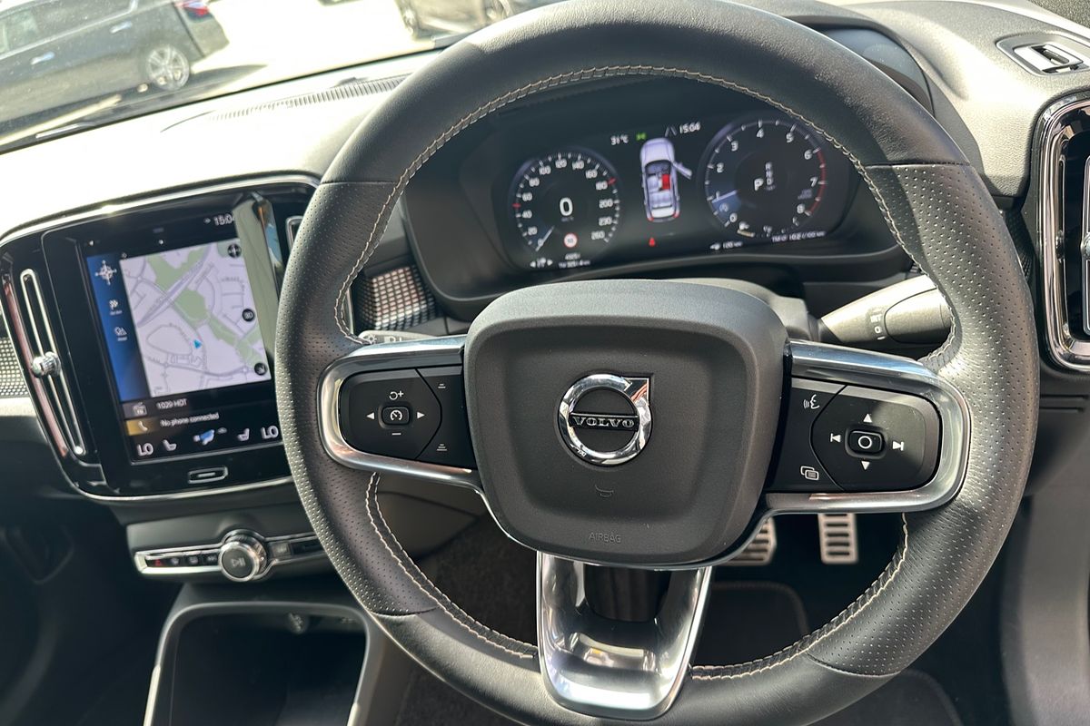 2021 Volvo XC40 T5 R-Design