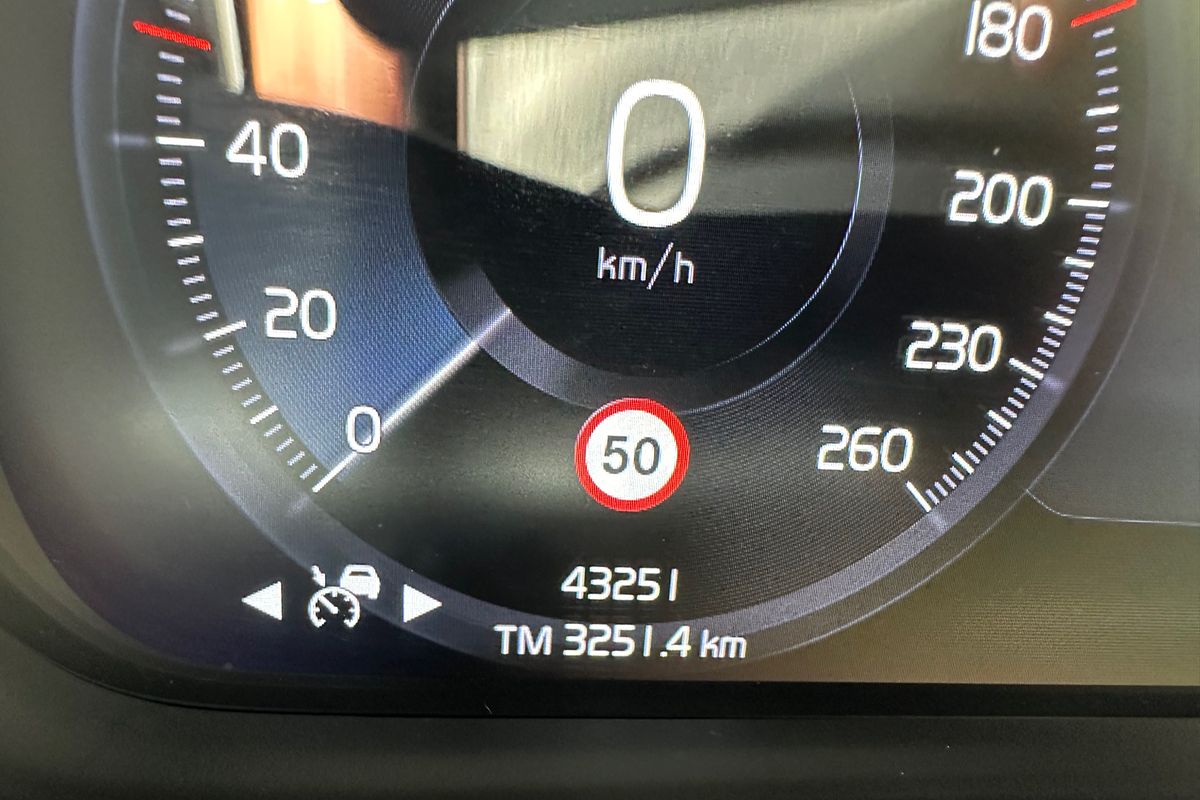 2021 Volvo XC40 T5 R-Design