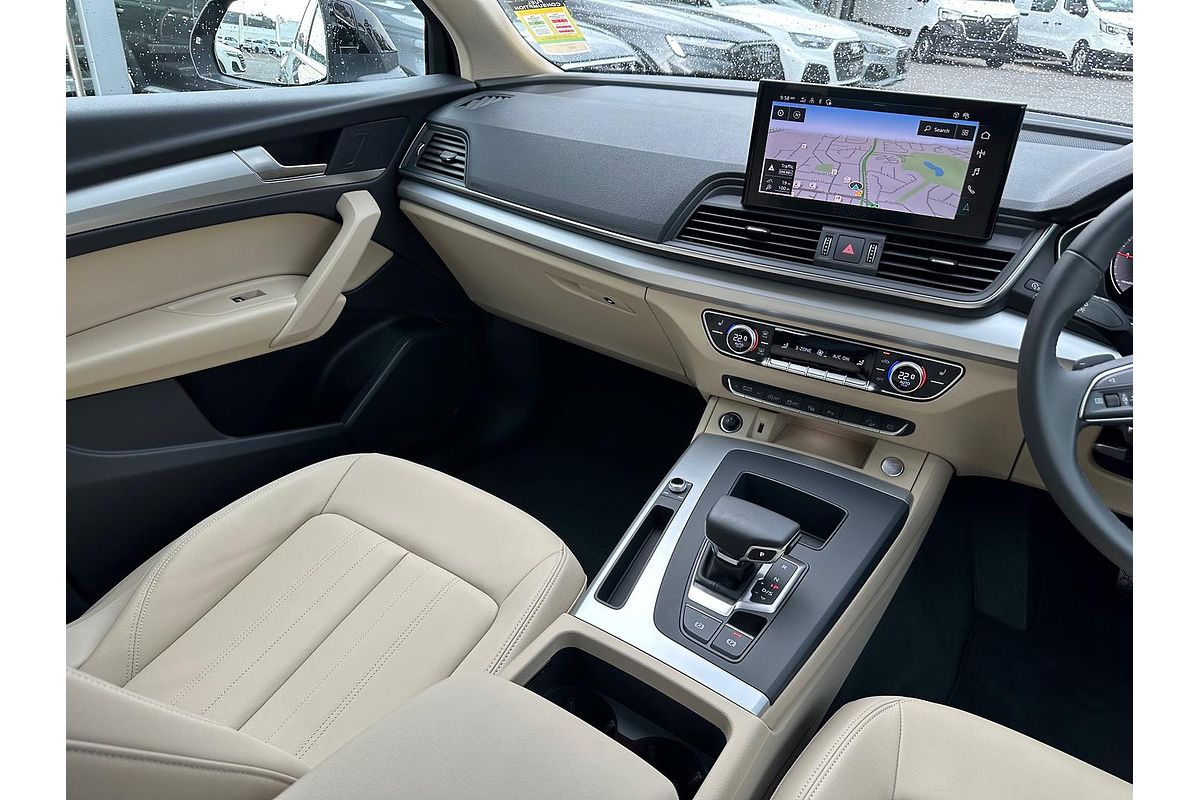 2024 Audi Q5 35 TDI FY