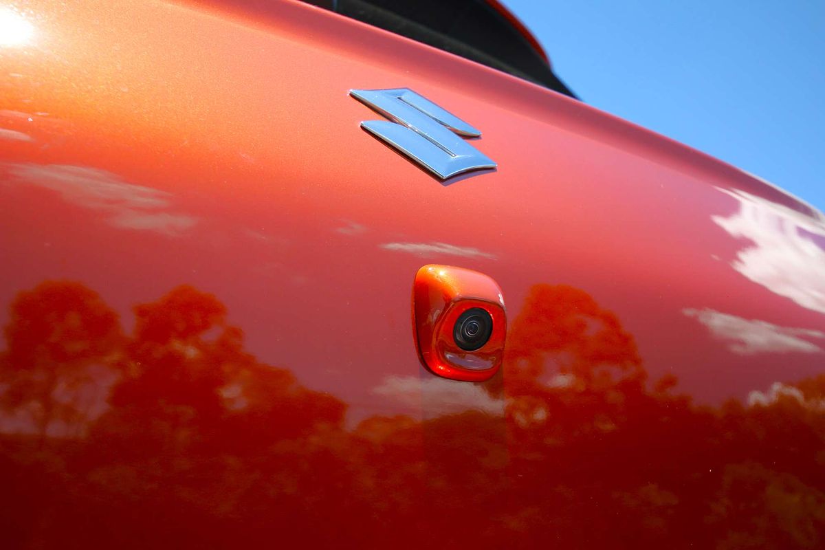 2024 Suzuki Swift Hybrid Plus UZ