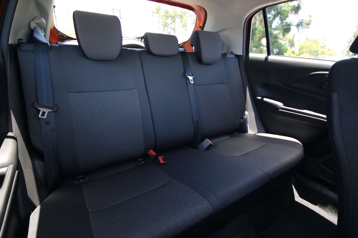 2024 Suzuki Swift Hybrid Plus UZ
