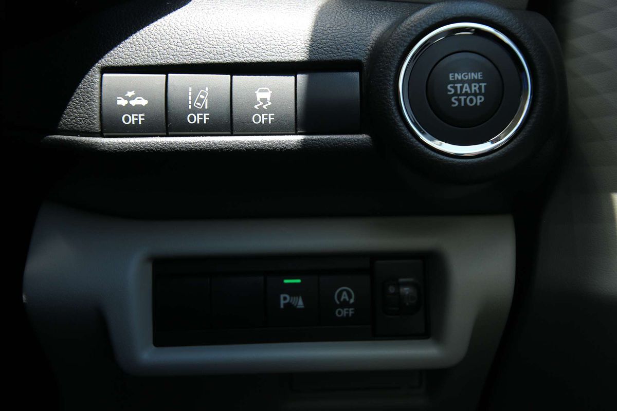 2024 Suzuki Swift Hybrid Plus UZ