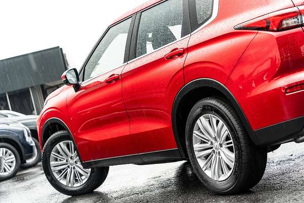 2024 Mitsubishi Outlander ES ZM
