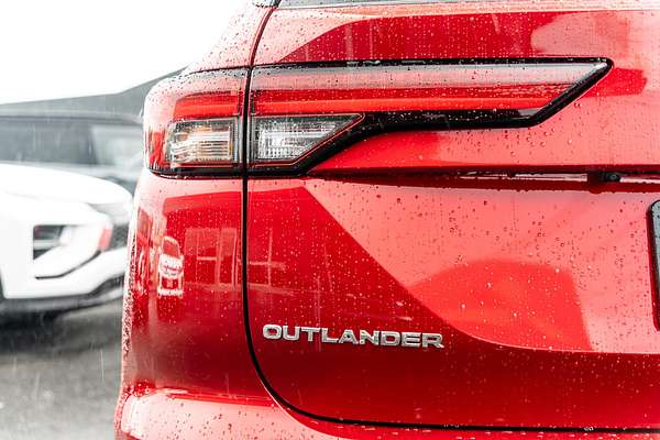 2024 Mitsubishi Outlander ES ZM