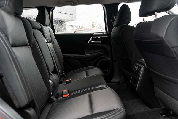 2024 Mitsubishi Outlander ES ZM