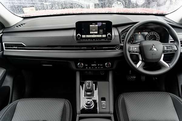 2024 Mitsubishi Outlander ES ZM