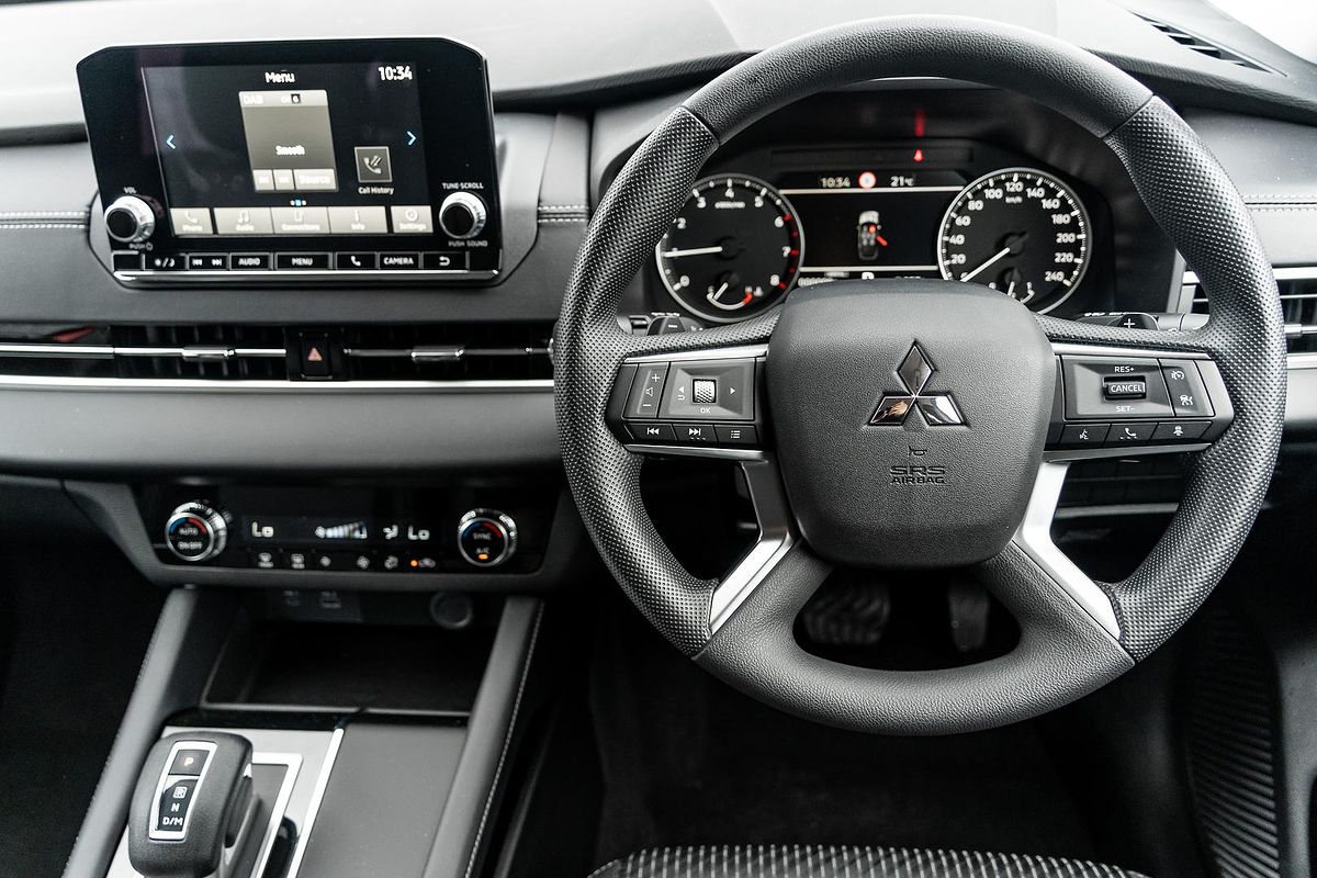 2024 Mitsubishi Outlander ES ZM