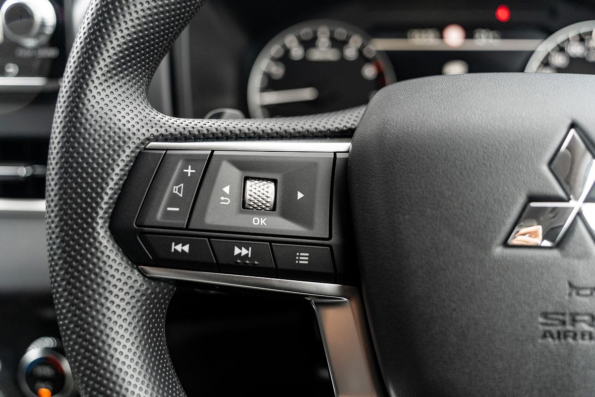 2024 Mitsubishi Outlander ES ZM