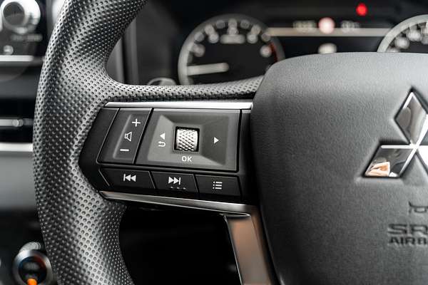 2024 Mitsubishi Outlander ES ZM