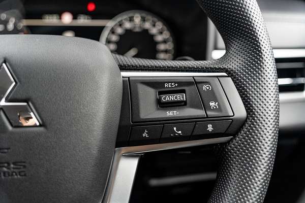 2024 Mitsubishi Outlander ES ZM