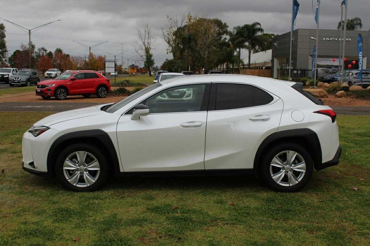 2018 Lexus UX UX200 Luxury MZAA10R