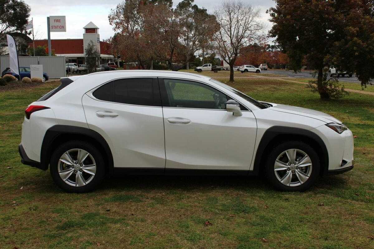 2018 Lexus UX UX200 Luxury MZAA10R