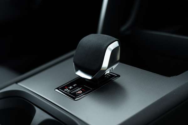 2024 Land Rover Discovery Sport P250 Dynamic SE L550