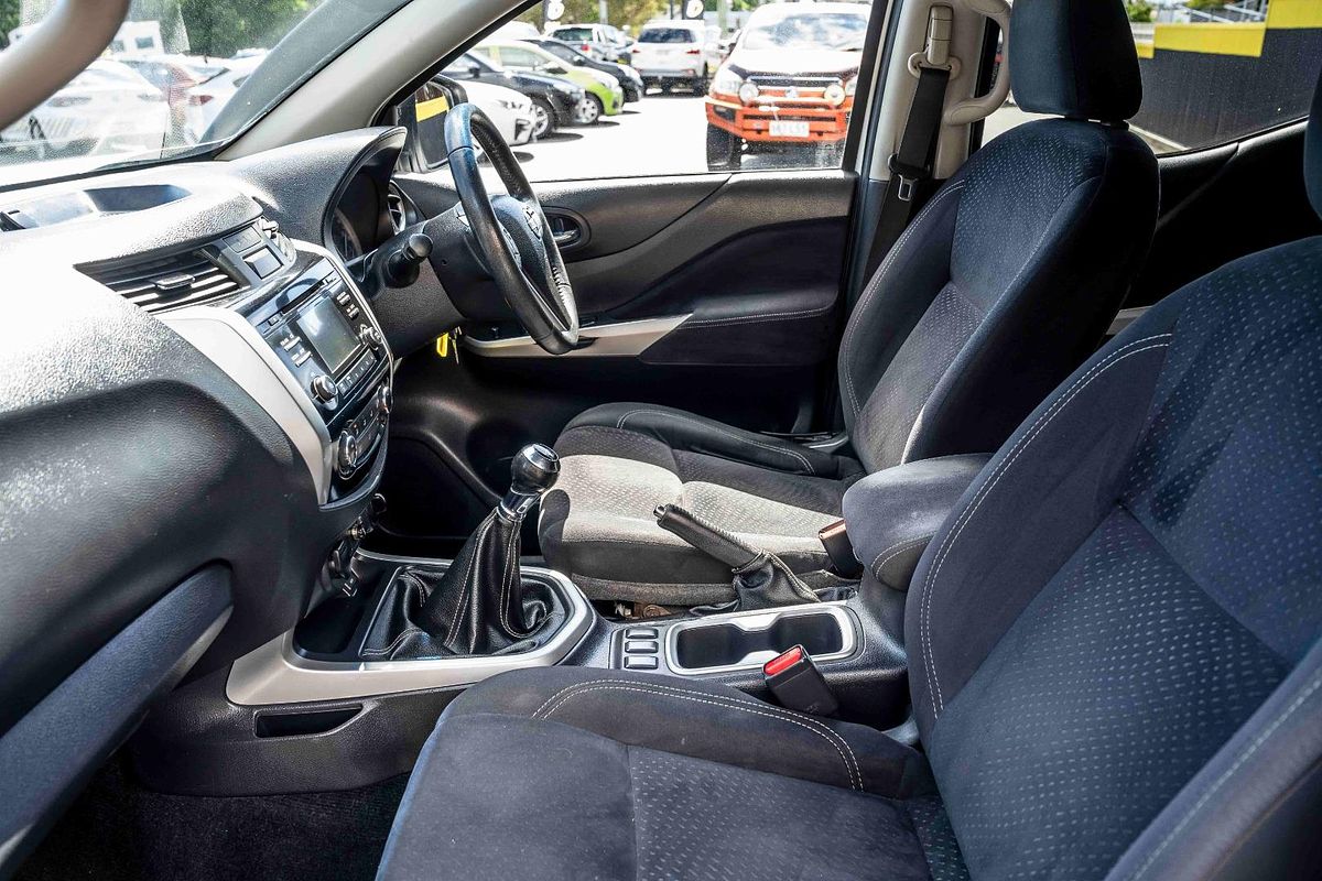 2015 Nissan Navara ST D23 4X4