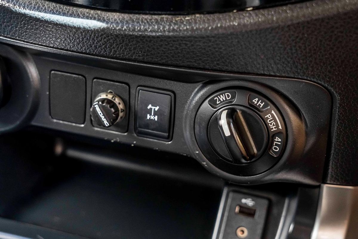 2015 Nissan Navara ST D23 4X4