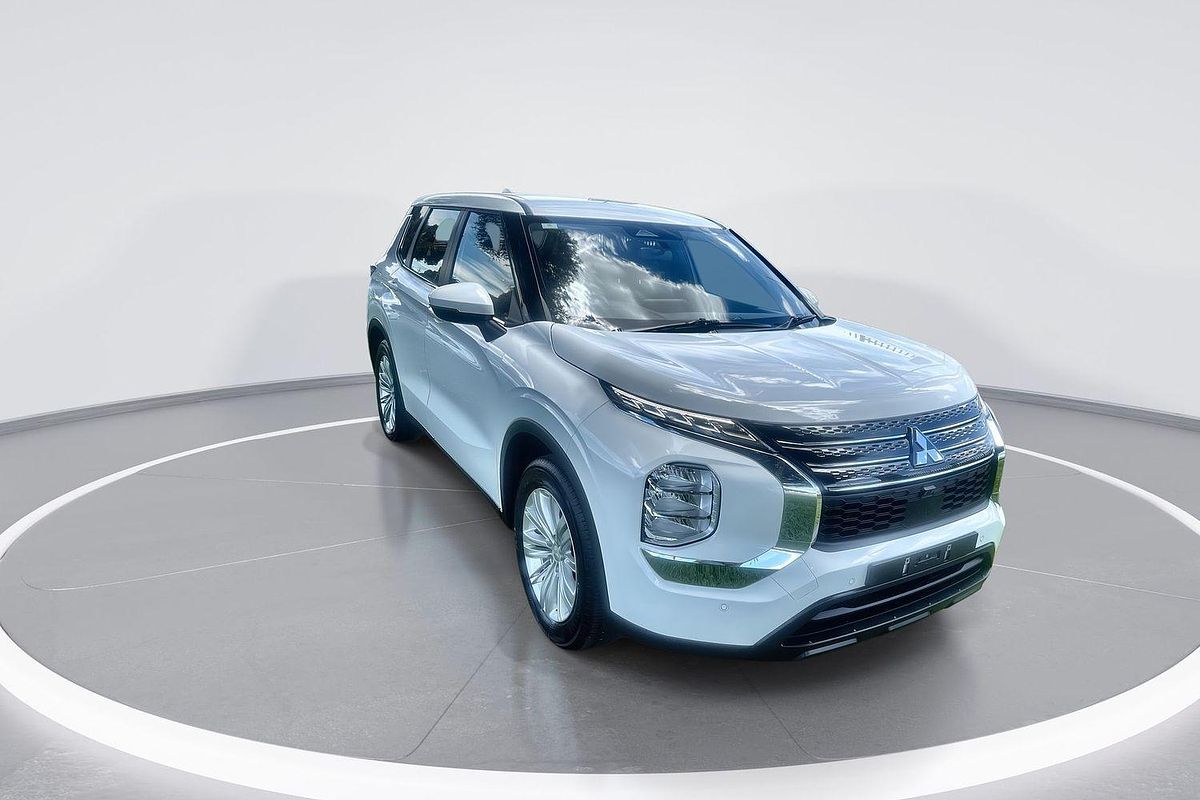 2023 Mitsubishi Outlander ES ZM