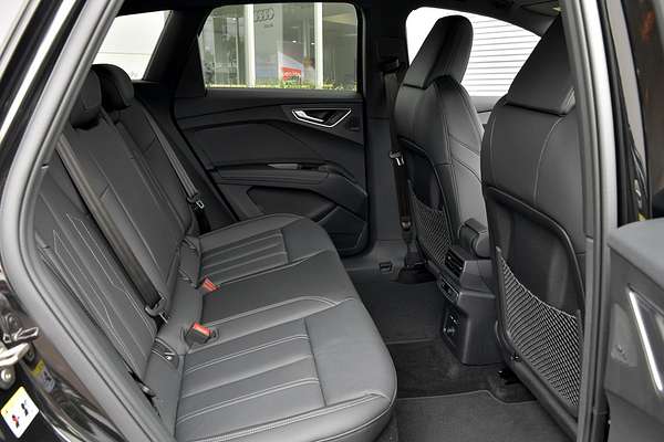 2024 Audi Q4 e-tron 55 F4
