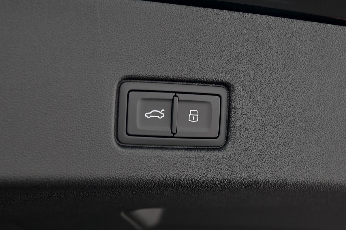 2024 Audi Q4 e-tron 55 F4