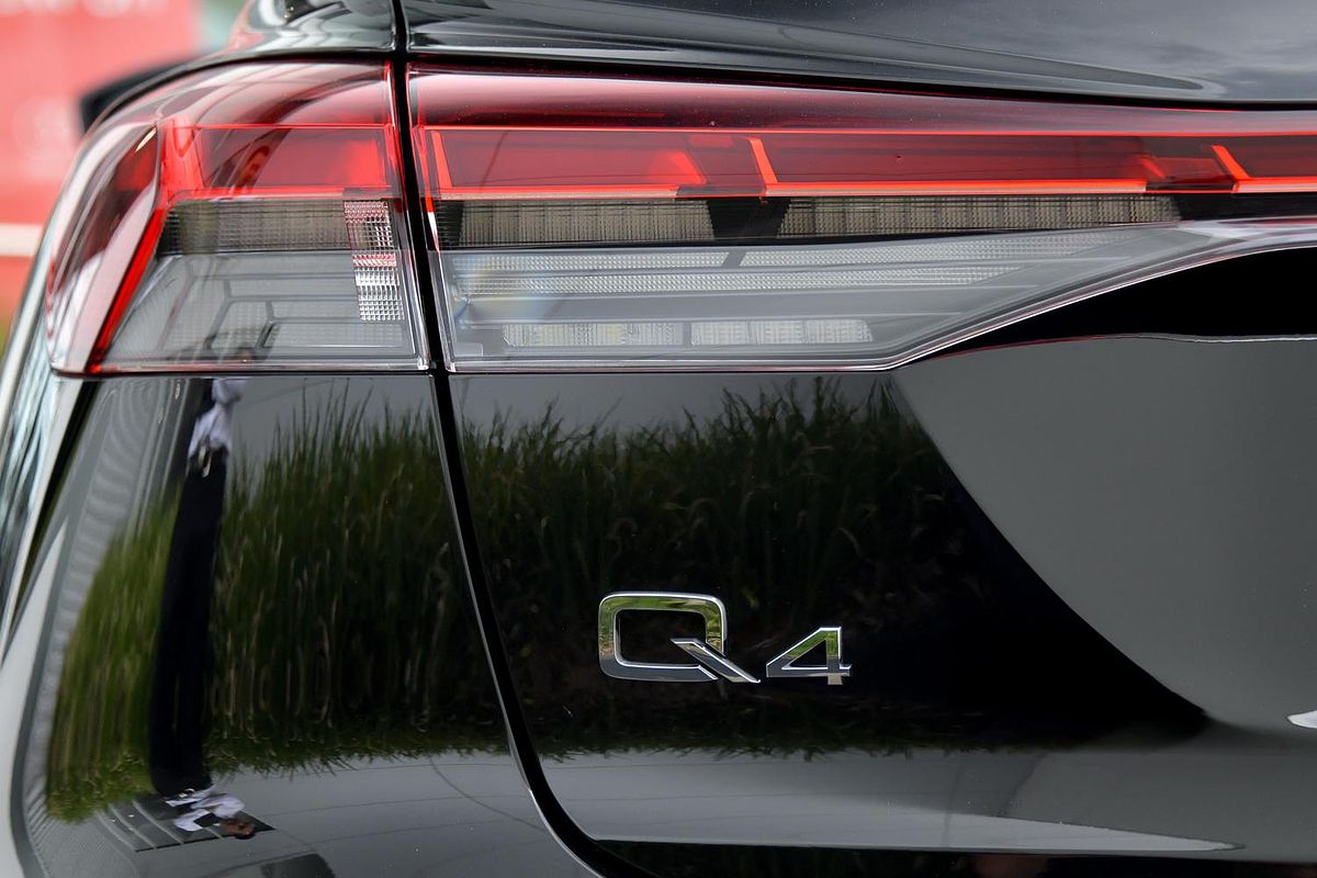 2024 Audi Q4 e-tron 55 F4