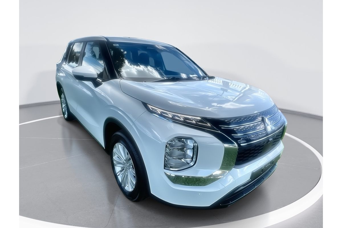 2023 Mitsubishi Outlander ES ZM