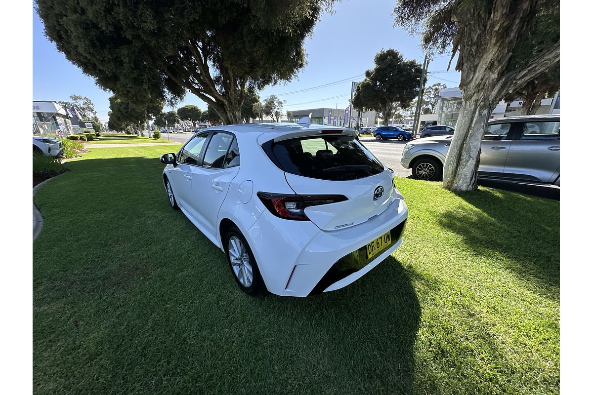 2022 Toyota Corolla Ascent Sport Hybrid ZWE211R