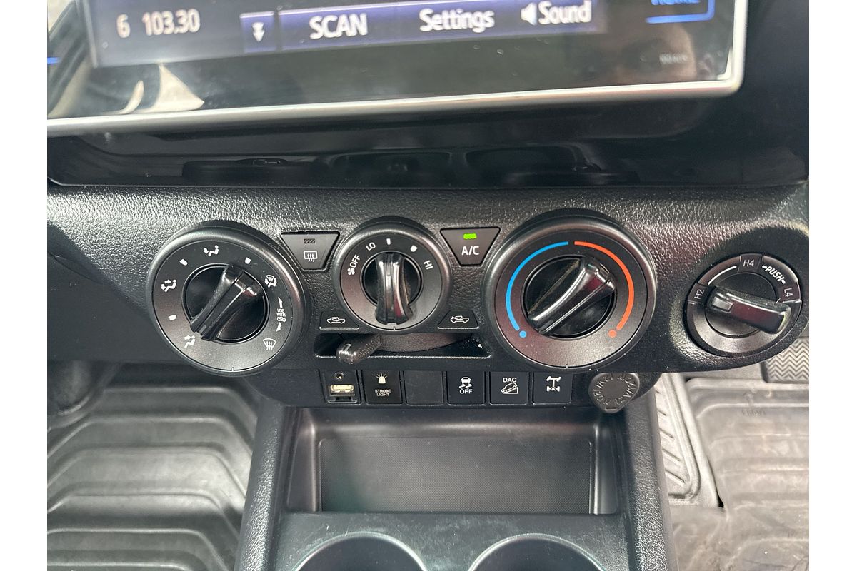2020 Toyota Hilux SR GUN126R 4X4
