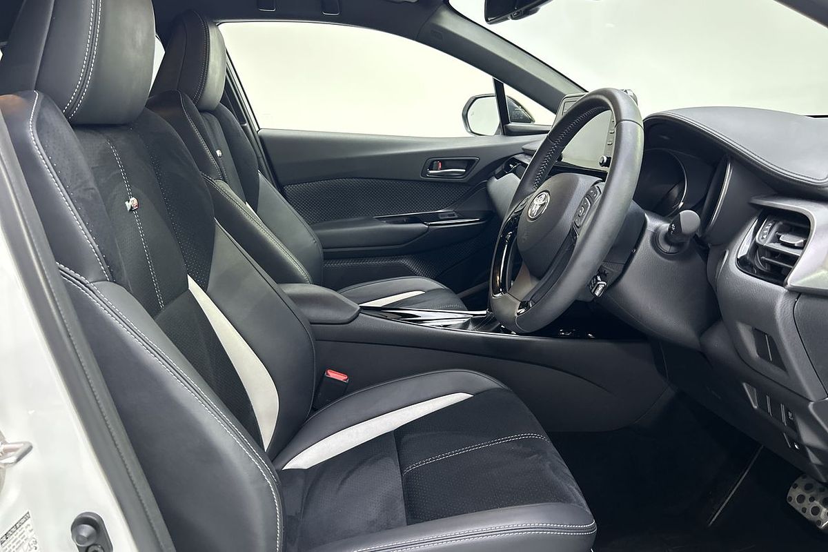 2022 Toyota C-HR GR Sport ZYX10R