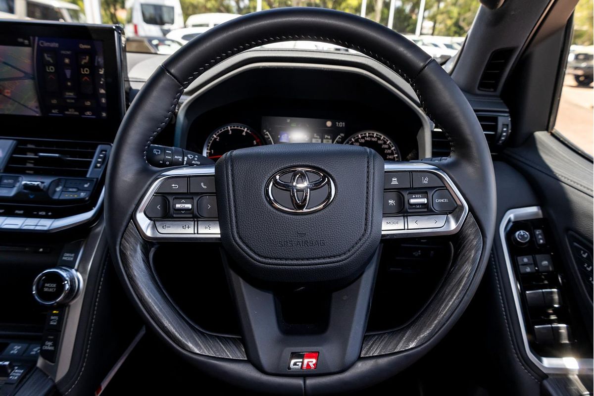 2024 Toyota Landcruiser GR Sport FJA300R