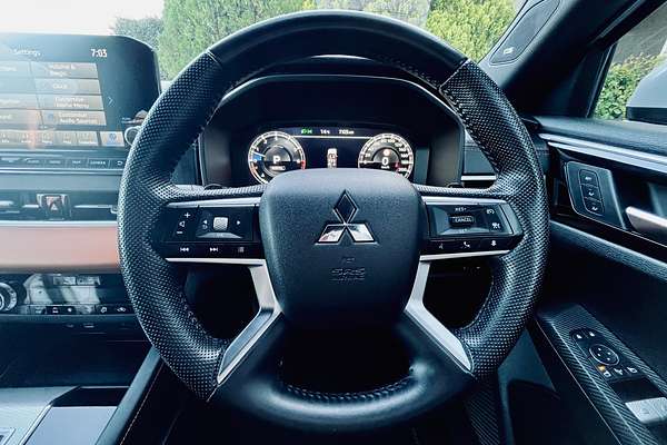 2022 Mitsubishi Outlander Exceed Tourer ZM