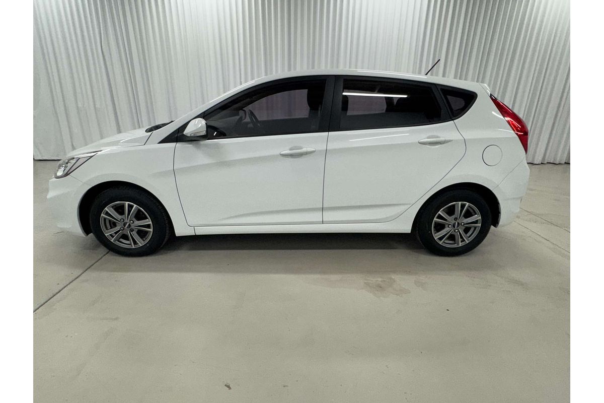 2015 Hyundai Accent Active RB2