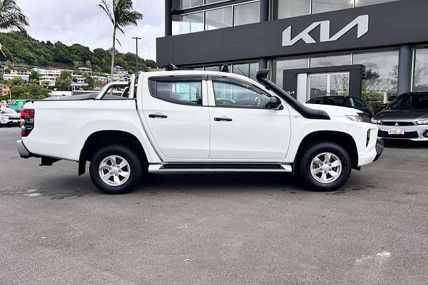 2021 Mitsubishi Triton GLX MR 4X4