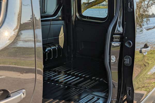 2025 Renault Trafic Premium X82 LWB