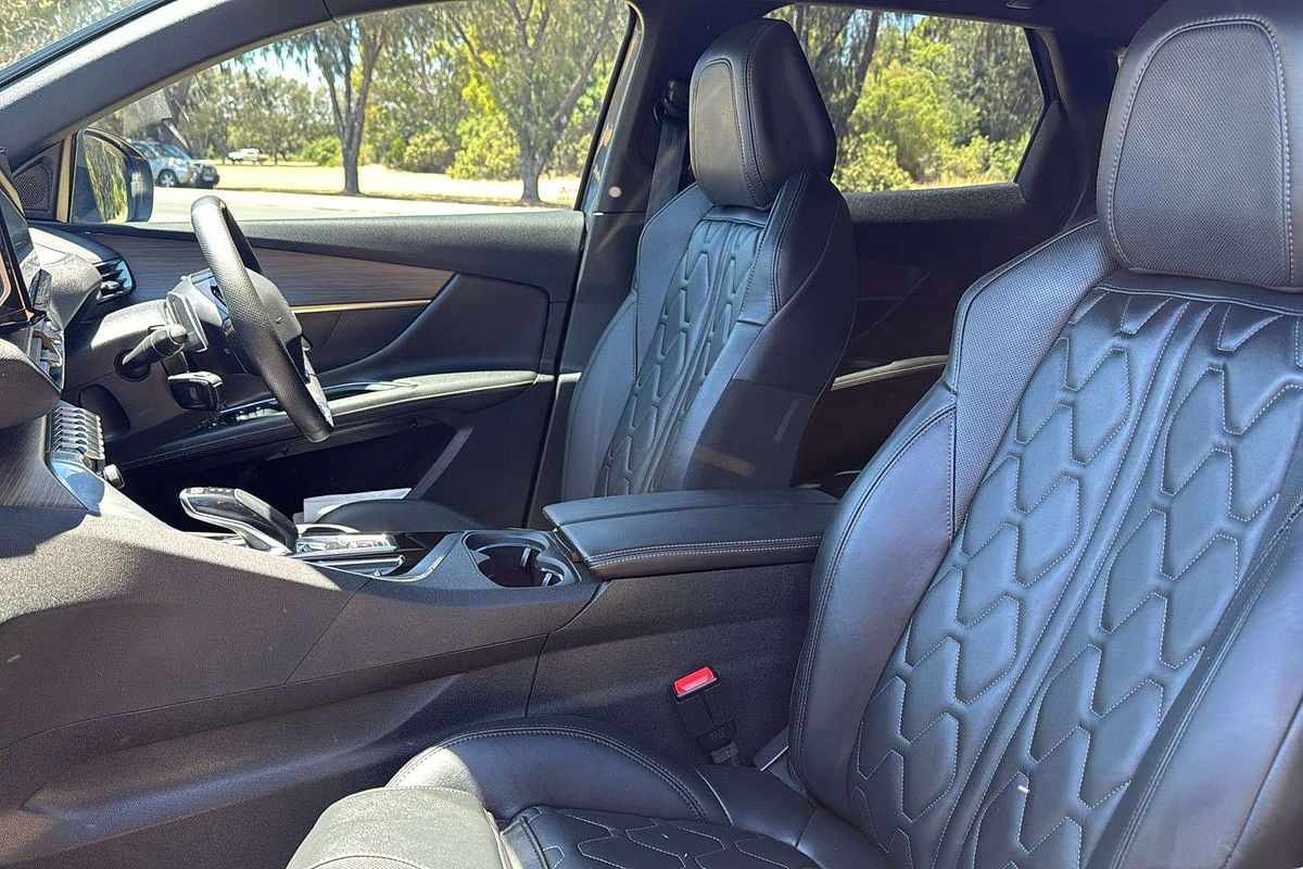 2022 Peugeot 3008 GT P84