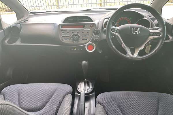 2013 Honda Jazz Vibe-S GE