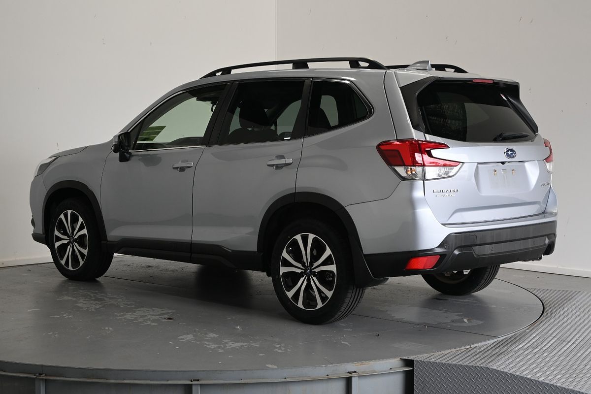 2022 Subaru Forester 2.5i Premium S5