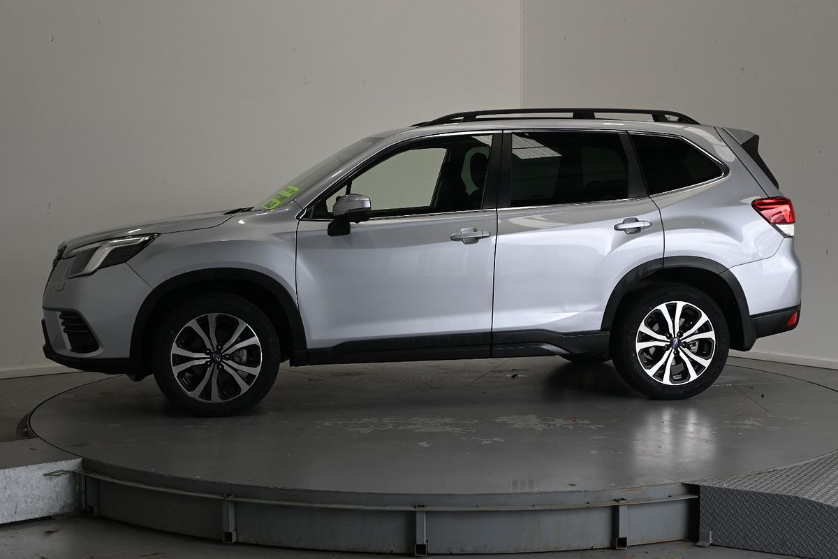 2022 Subaru Forester 2.5i Premium S5