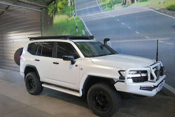 2023 Toyota LANDCRUISER 300 SERIES