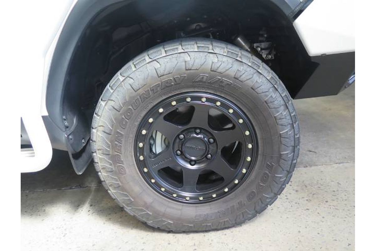 2023 Toyota LANDCRUISER 300 SERIES