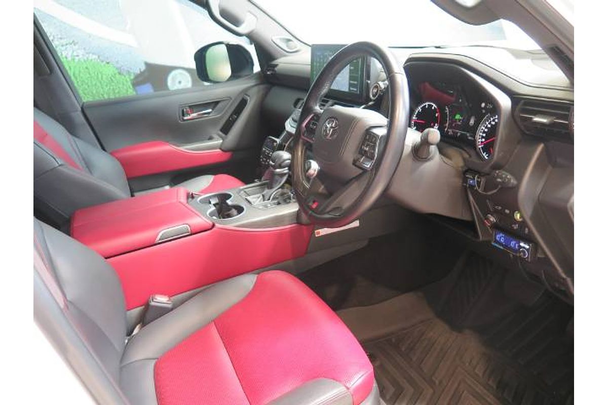 2023 Toyota LANDCRUISER 300 SERIES