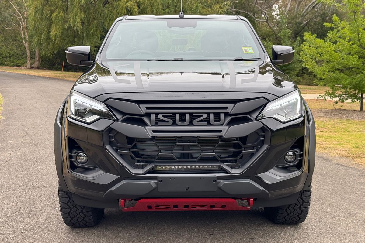 2024 Isuzu D-MAX BLADE 4X4
