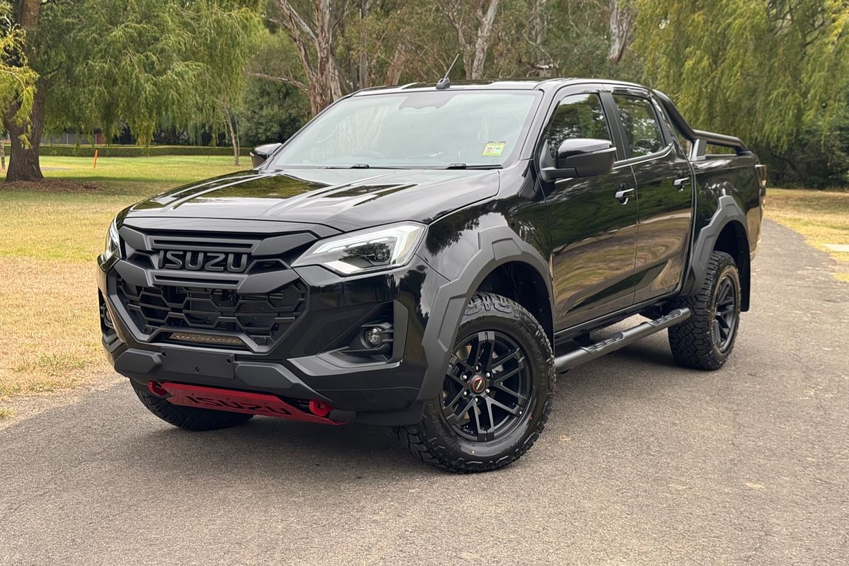 2024 Isuzu D-MAX BLADE 4X4