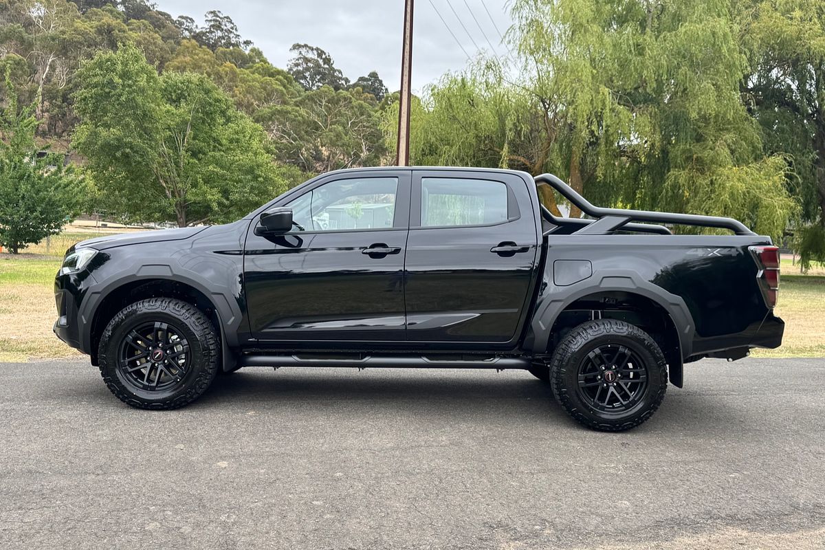 2024 Isuzu D-MAX BLADE 4X4